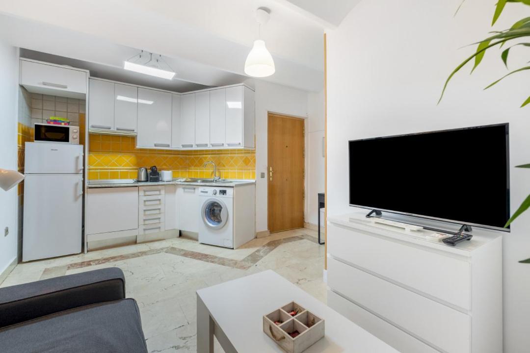 2 Bedroom 1 Bathroom Furnished - Sol - Cozy Vintage - Mintystay Мадрид Екстериор снимка