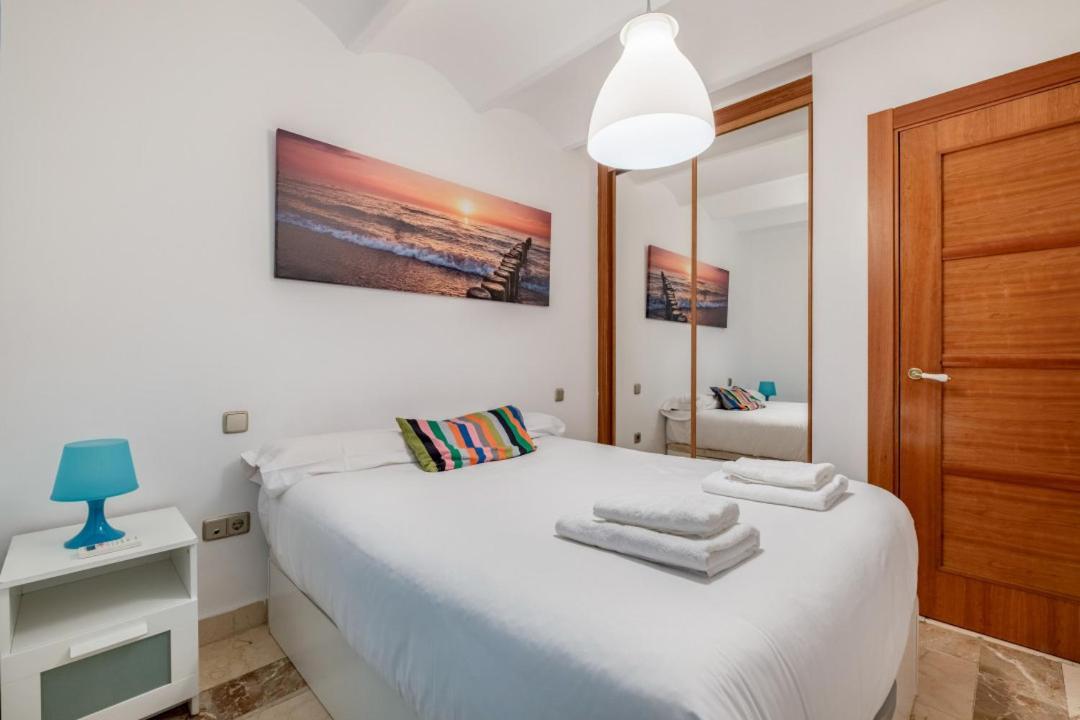 2 Bedroom 1 Bathroom Furnished - Sol - Cozy Vintage - Mintystay Мадрид Екстериор снимка