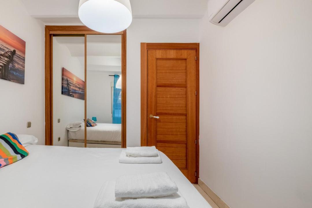 2 Bedroom 1 Bathroom Furnished - Sol - Cozy Vintage - Mintystay Мадрид Екстериор снимка